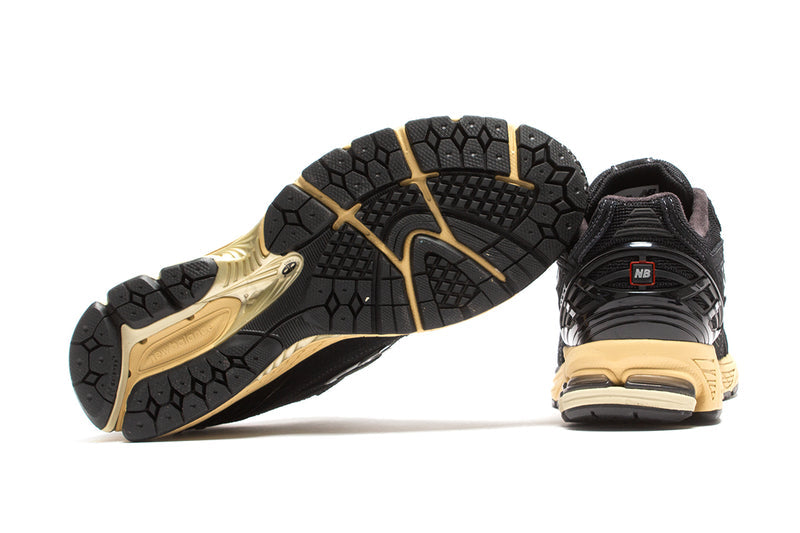 New Balance 1906R Black / Taos Taupe / Magnet  Edit alt text