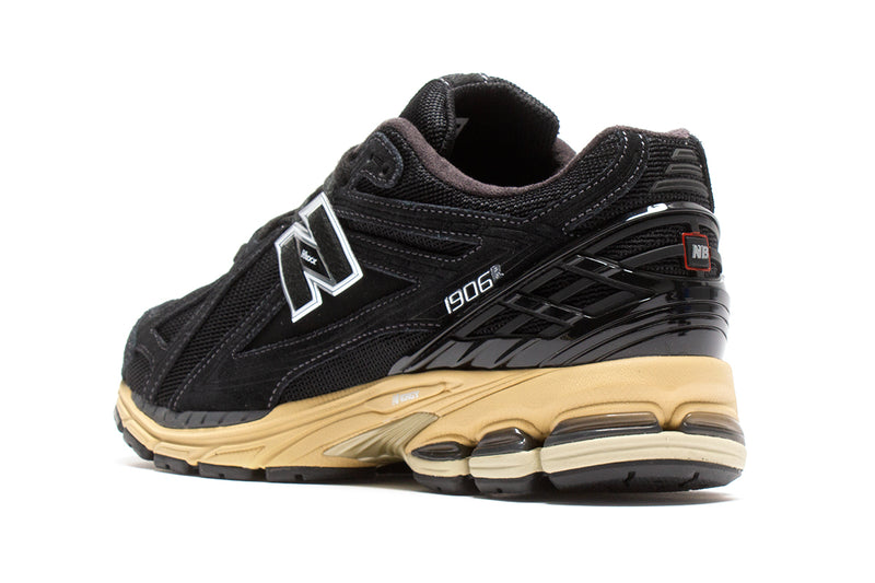 New Balance 1906R Black / Taos Taupe / Magnet  Edit alt text