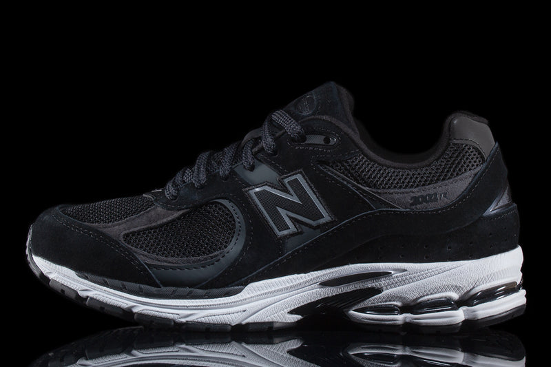 New Balance 2002R Black / White
