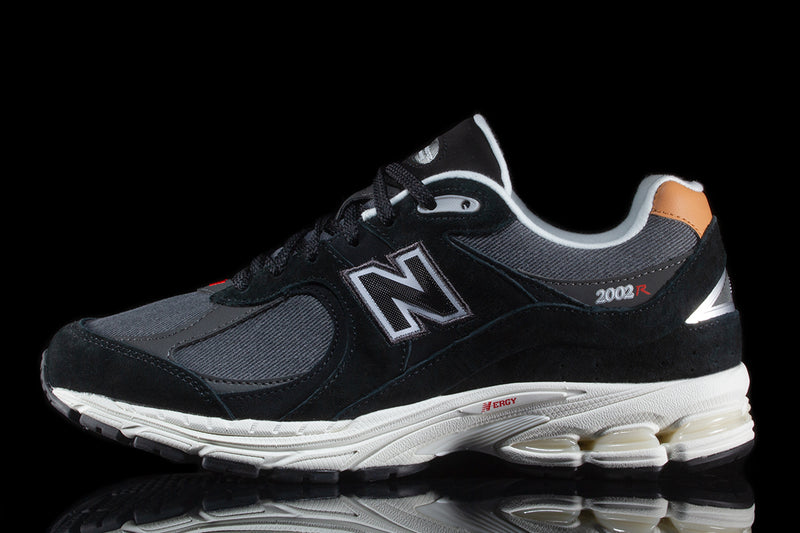 New Balance 2002R  Black / Grey / White