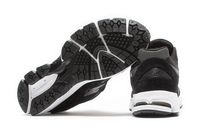 New Balance 2002R Black / White