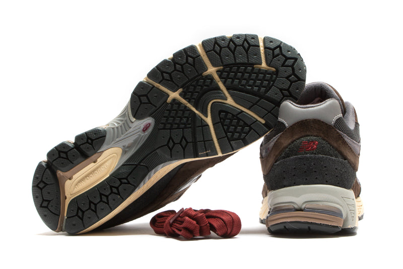 New Balance 2002R Rich Earth / Blacktop / Castle Rock