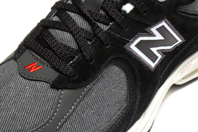 New Balance 2002R Black / Grey / White  Edit alt text