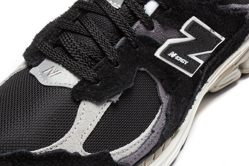 New Balance 2002R Style # M2002RDJ Color : Black / Grey