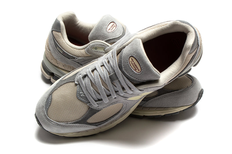 New Balance 2002R  Concrete / Calm Taupe