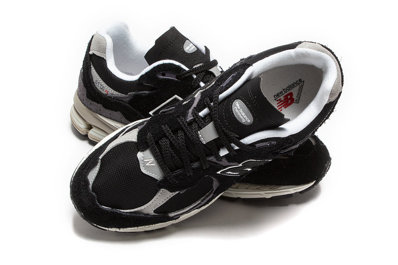 New Balance 2002R Style # M2002RDJ Color : Black / Grey
