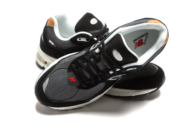 New Balance 2002R Black / Grey / White  Edit alt text