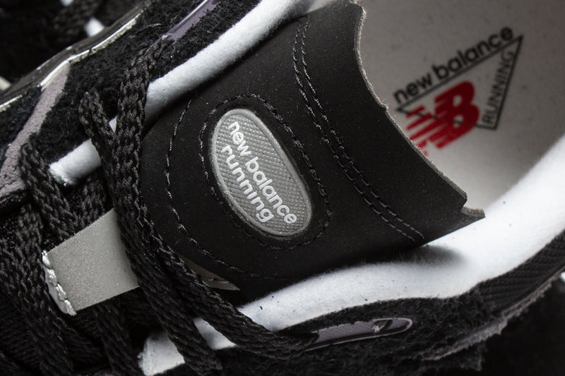 New Balance 2002R Style # M2002RDJ Color : Black / Grey