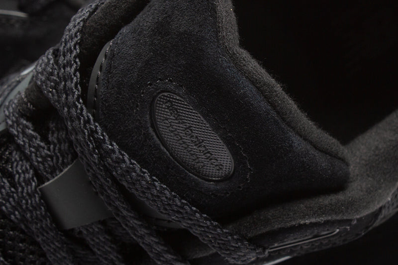 New Balance 2002R Black / White