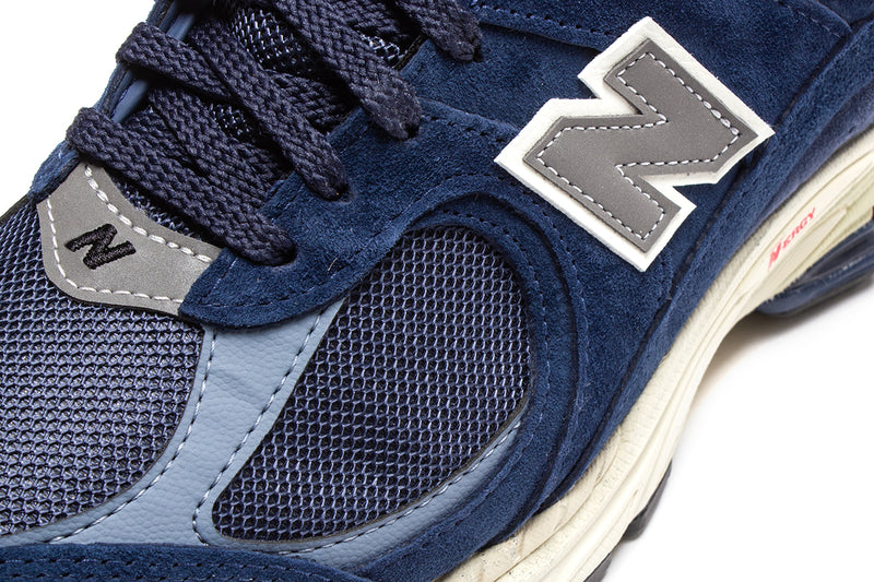New Balance 2002RX Gore-Tex Style # M2002RXF Color : Navy / Vintage Indigo / White