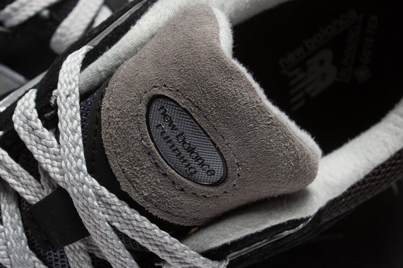 New Balance 2002R Gore-Tex  Black / White / Grey