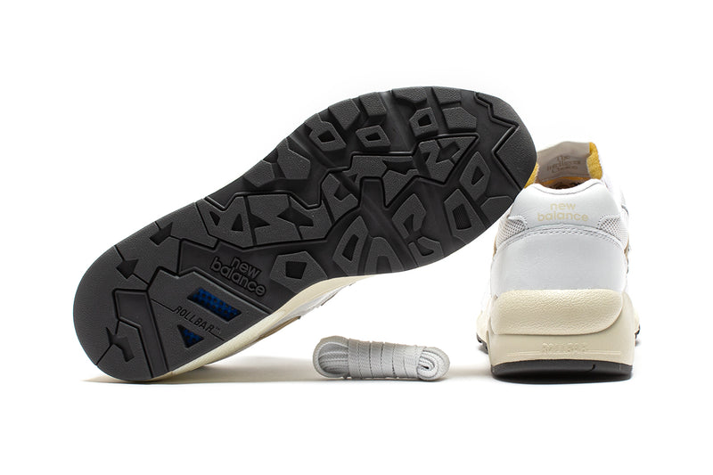 New Balance | 580 Style # MT580VTG Color : White / Timber Wolf