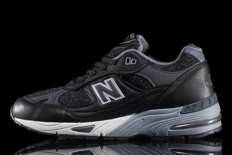New Balance 991 (Made in UK) Style # M991DJ Color : Black / Smoked Pearl / White