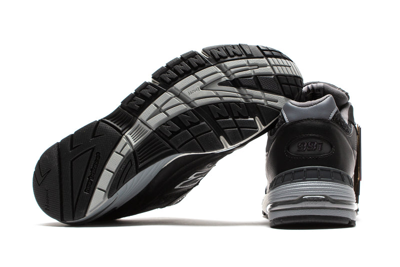 New Balance 991 (Made in UK) Style # M991DJ Color : Black / Smoked Pearl / White