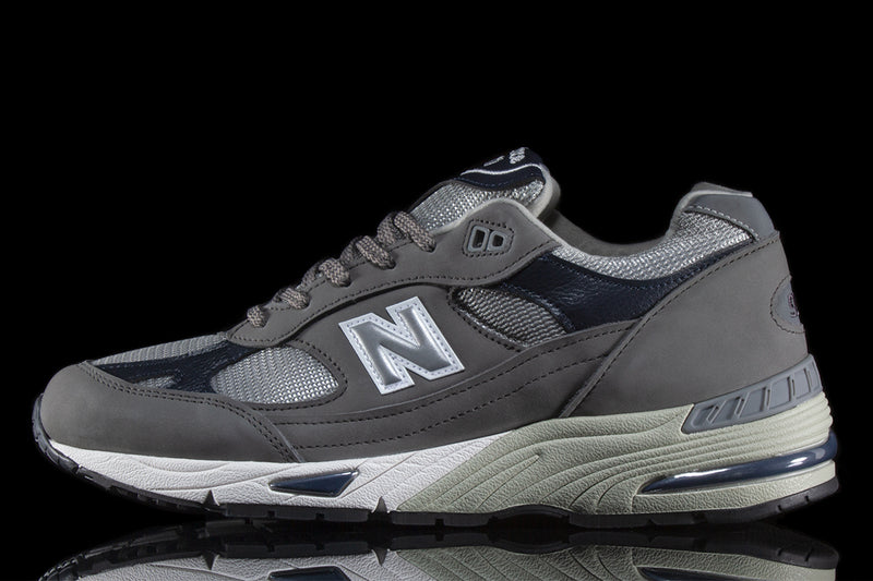 New Balance 991 Style # M991GNS Color : Castlerock / Navy / White