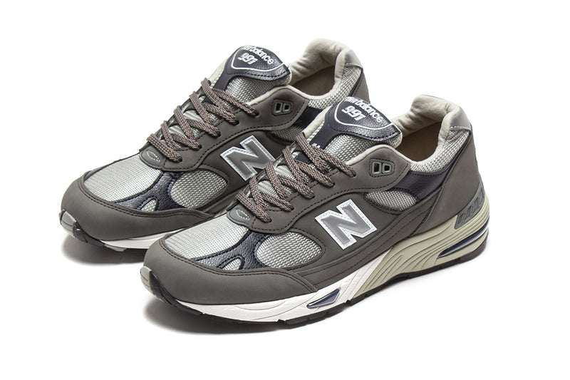 New Balance 991 Style # M991GNS Color : Castlerock / Navy / White