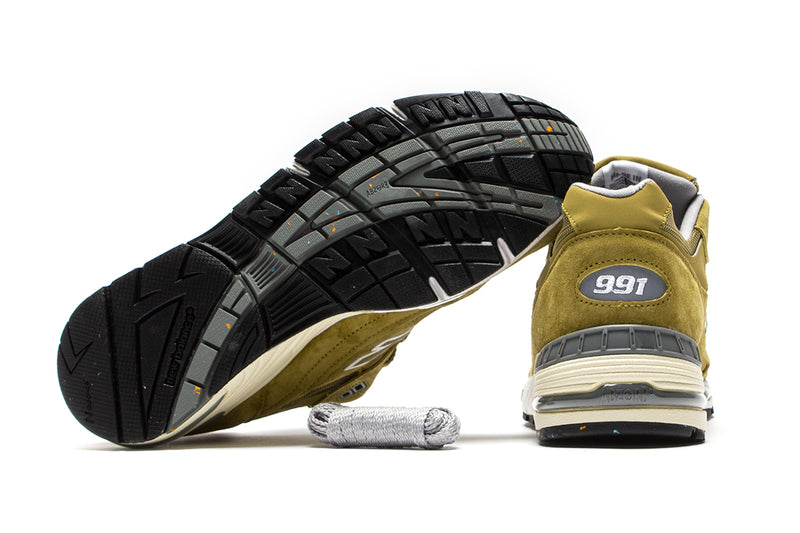 New Balance 991 Style # M991GGW Color : Moss / Cream / White