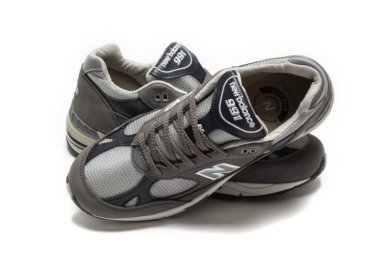 New Balance 991 Style # M991GNS Color : Castlerock / Navy / White