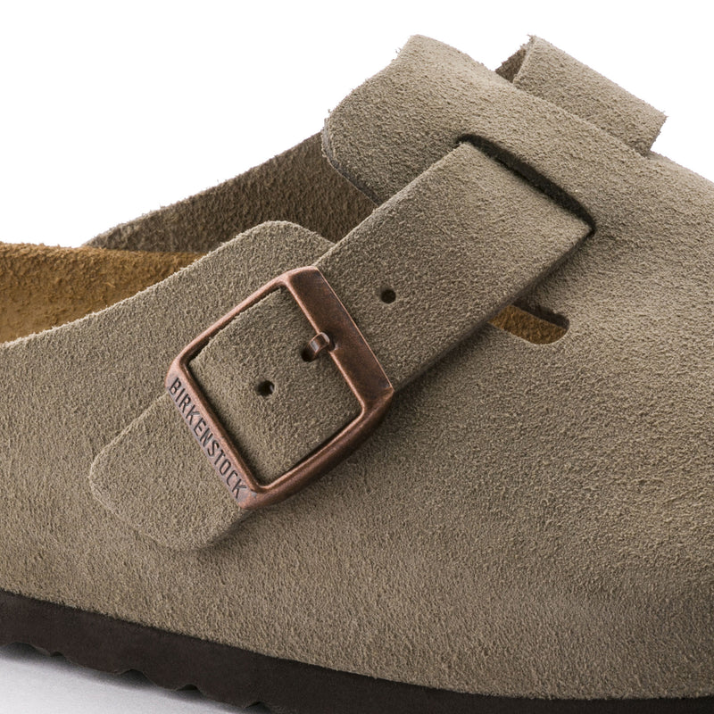 Unisex Birkenstock Boston Soft Footbed Narrow in Taupe. Sku: 560773
