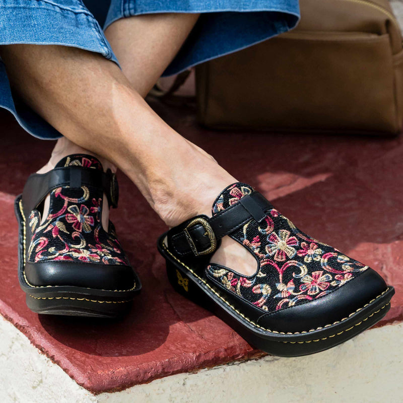 Classic Clog Handicraft