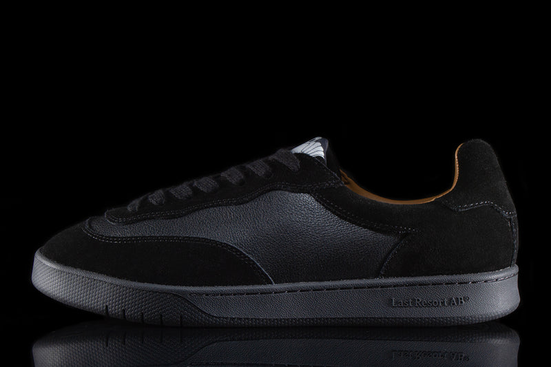 Last Resort | CM001 Suede / Leather Lo Style # LR-D11-2-405 Color : Black / Black