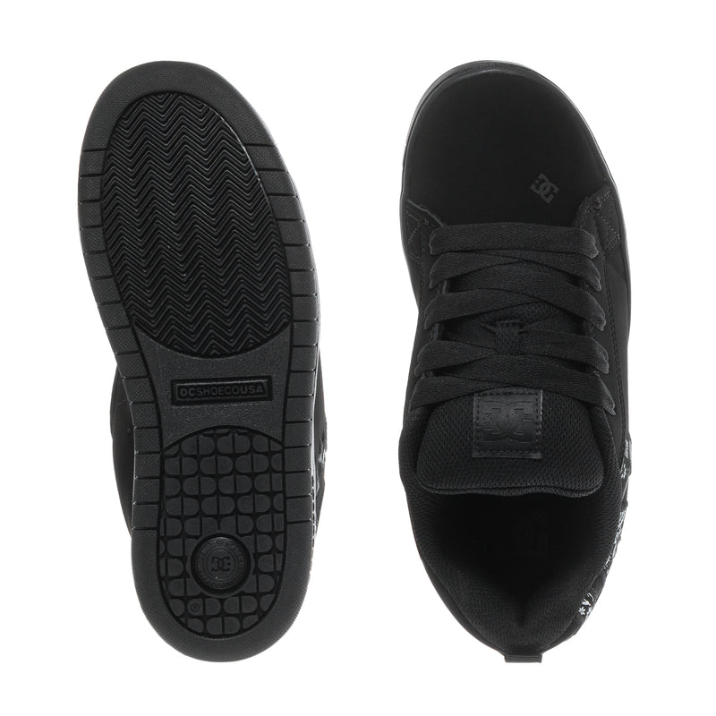 Youth low-top sneakers: black outsole tread and heel view