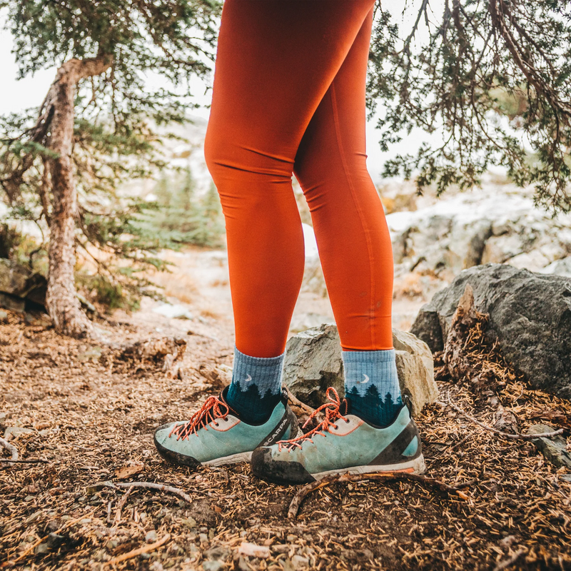 Darn Tough Treeline Midweight Micro Crew Sock with Cushion (Women) - Blue Accessories - Socks - Performance - The Heel Shoe Fitters