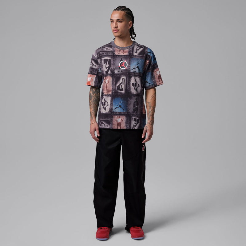 Men's graphic T-shirt with short sleeves and crew neck, dark collage print with red accents