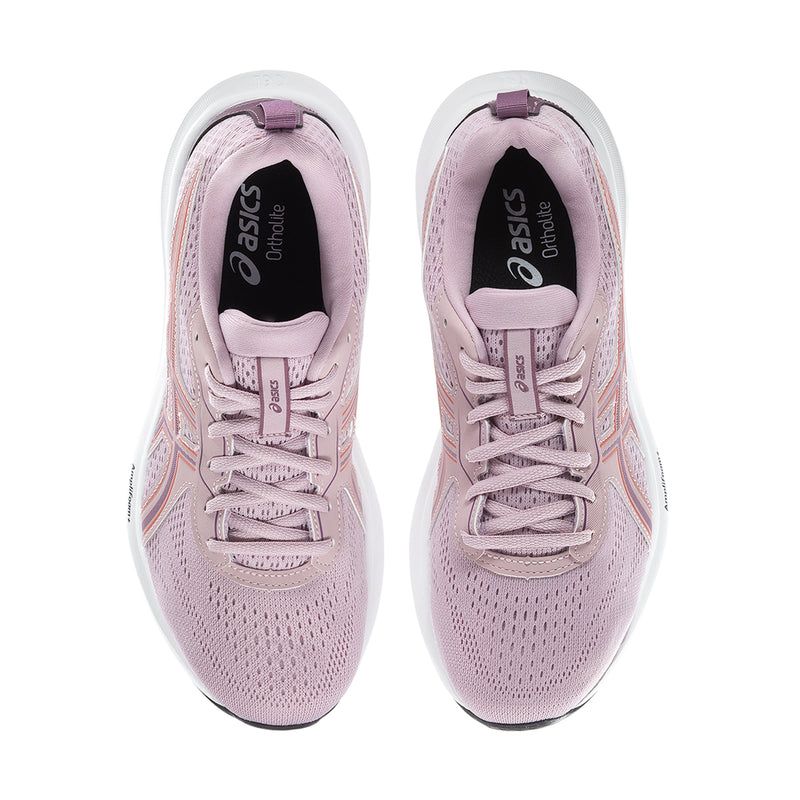 Women's mauve running shoes, front view with lace-up closure and black inner lining