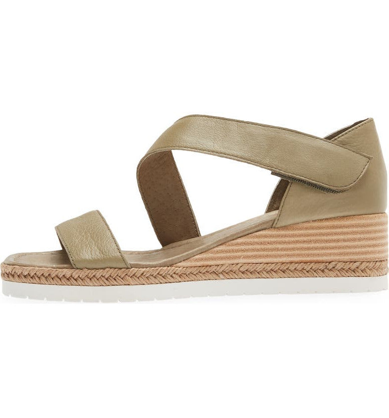 Women's Django & Juliette Inori in Khaki Leather. Sku: DJ15824H48LE