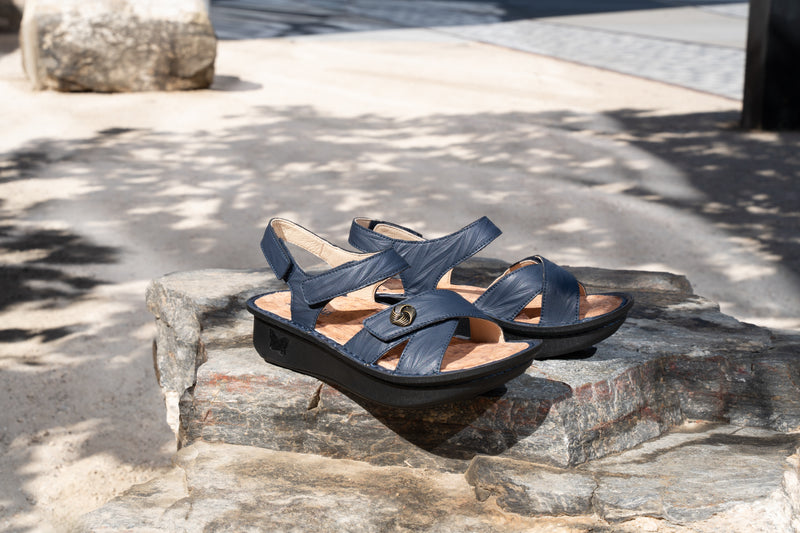 Kelsi Fondly Navy Sandal