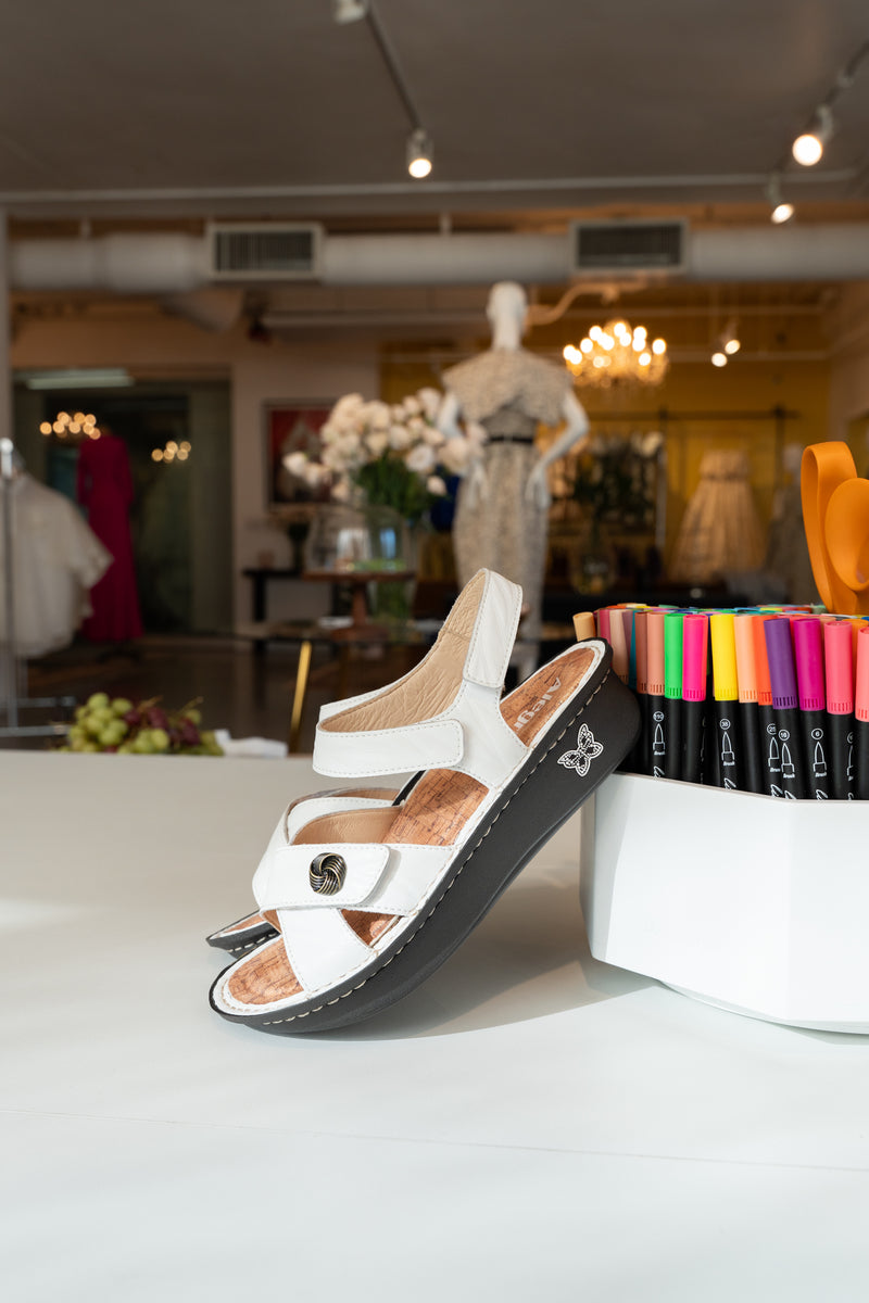 Kelsi Fondly White Sandal