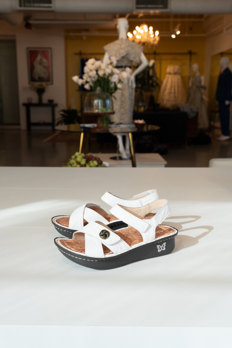 Kelsi Fondly White Sandal