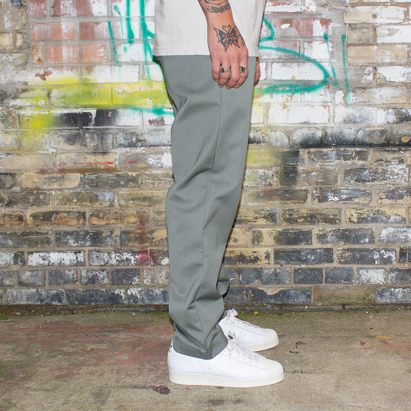 Carhartt WIP Master Pant Style # I020074-1ND Color : Smoke Green