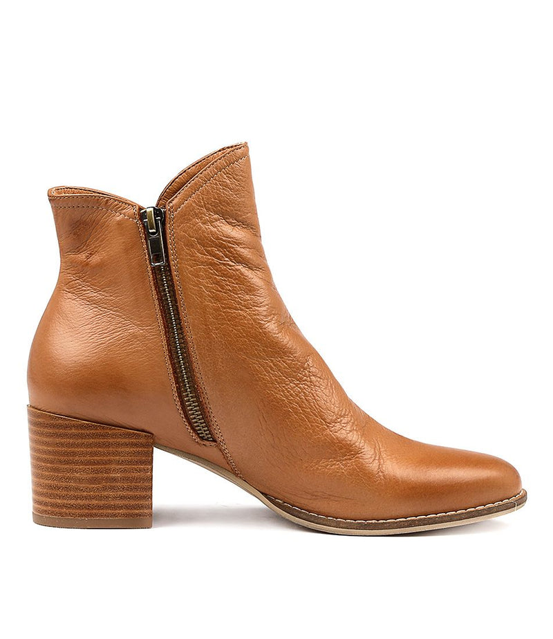 Women's Django & Juliette Mockas in Cognac. Sku: DJ12670T07LE