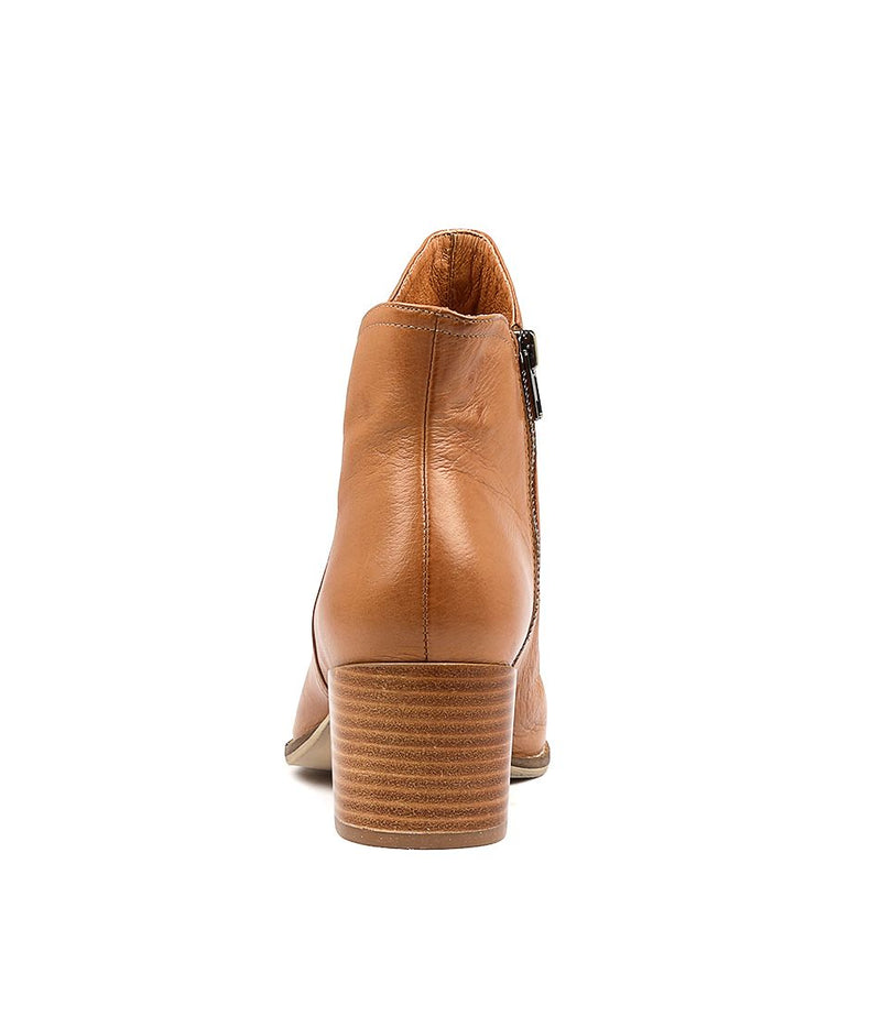 Women's Django & Juliette Mockas in Cognac. Sku: DJ12670T07LE