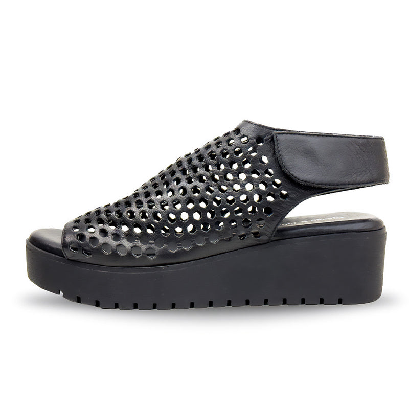 Women's Django & Juliette Oaiju in Black-Black. Sku: DJ18202B75LE