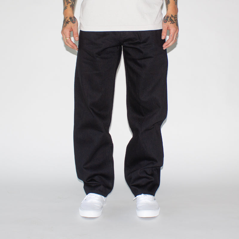 Noah | Pleated Jeans Color : Black