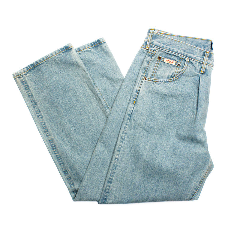 Noah | Pleated Jeans Color : Light Wash