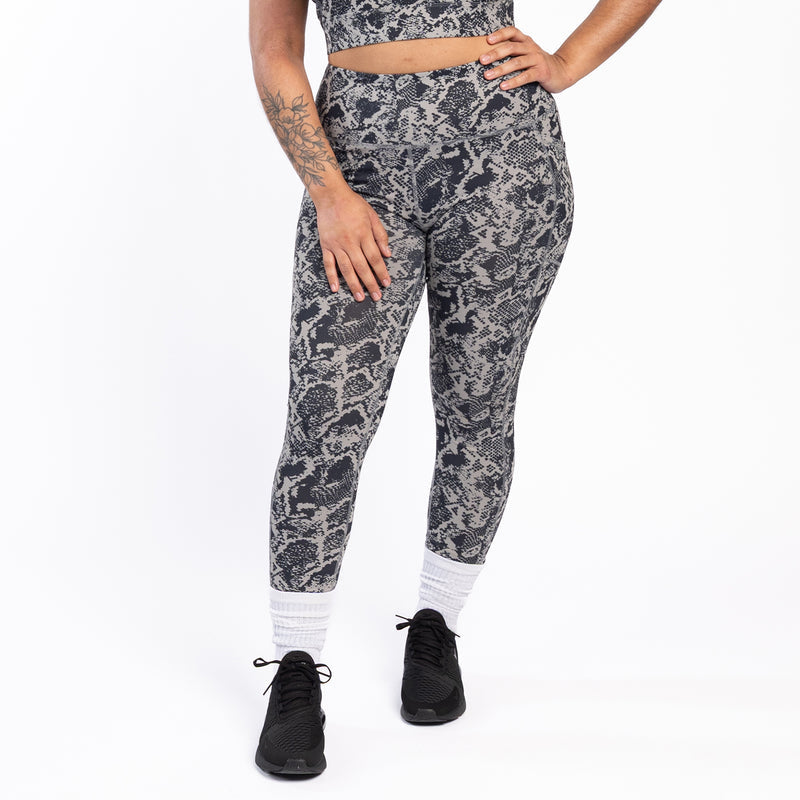 High-waist snake print leggings, close fit, dark gray and black allover