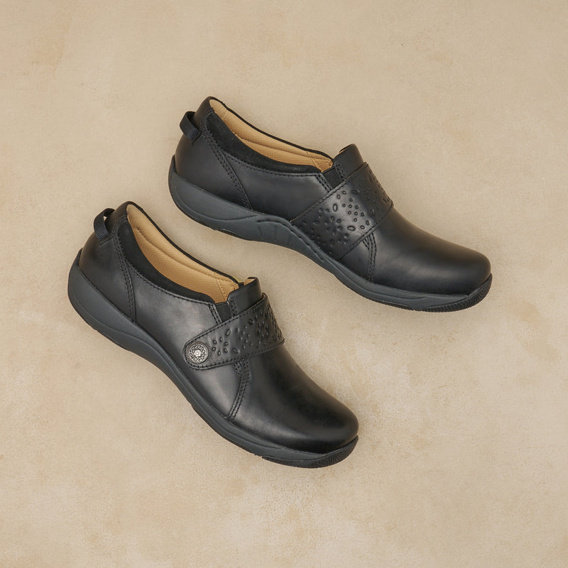 Sallie Black Waxy Burnished