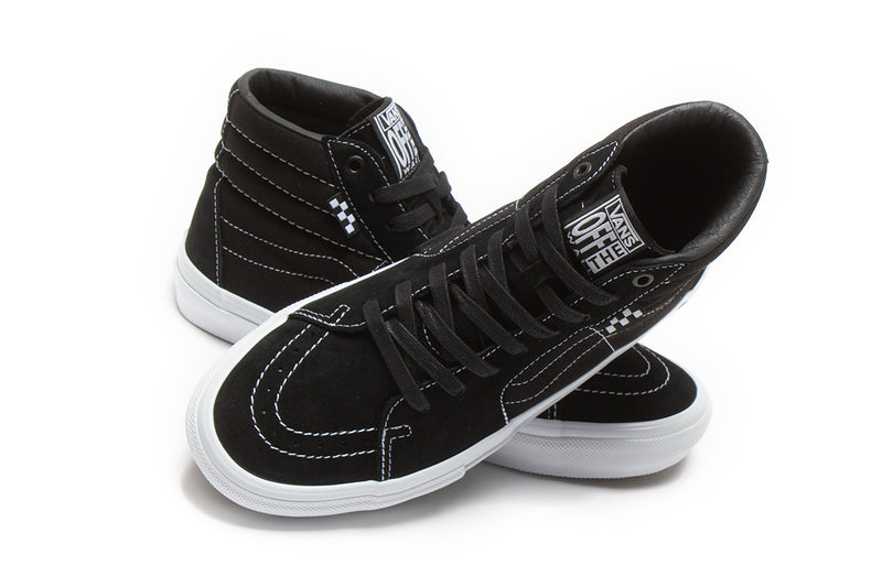 Vans Sk8-Hi Style # VN0A4BWYBLK1 Color : Essential Black / White