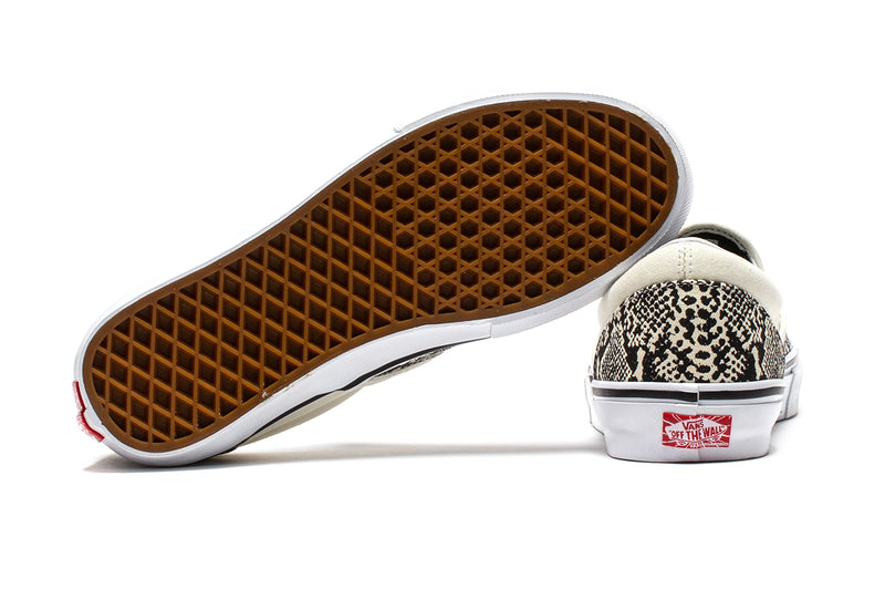 Vans | Skate Slip-On x Hockey Style # VN0A5FCA7W11 Color : White / Black