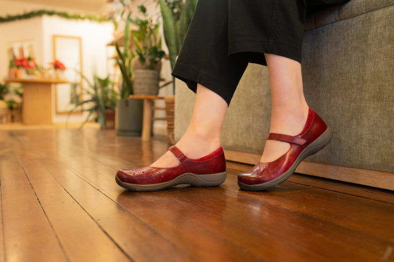 Stacy Red Waxy Burnished