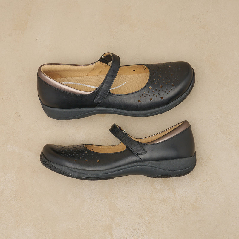 Stacy Wide Black Waxy Burnished