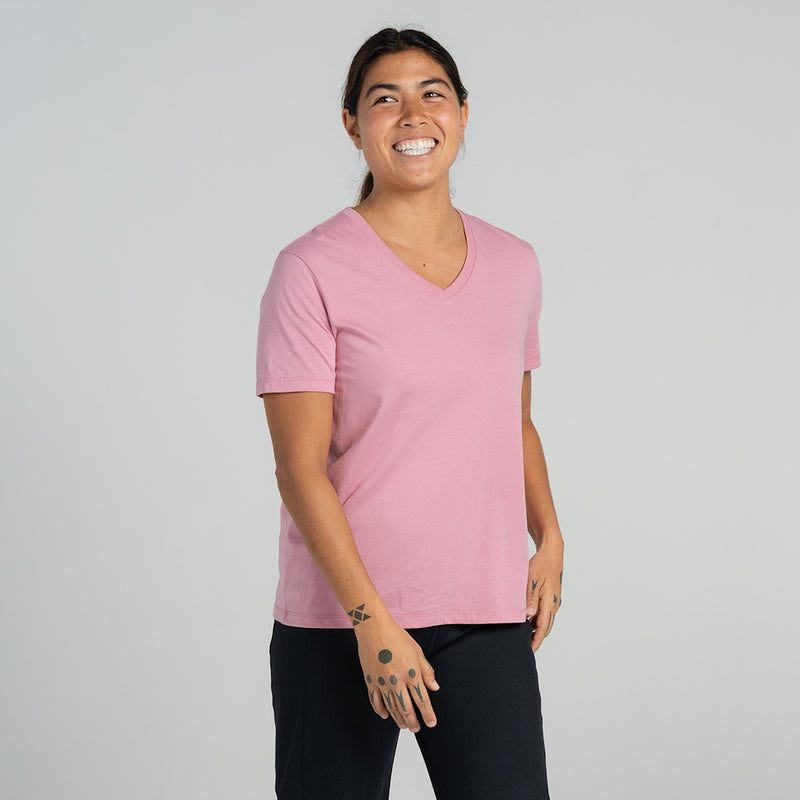 Women's rose pink V-neck short-sleeve tee, solid knit