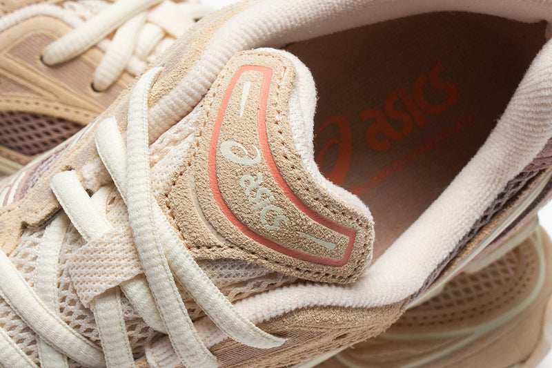 Asics | Women's Gel-Kayano 14 Style # 1202A105.701 Color : White Peach / Cream